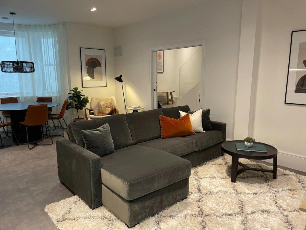 Brand New 3-Bedroom Home In London Kültér fotó