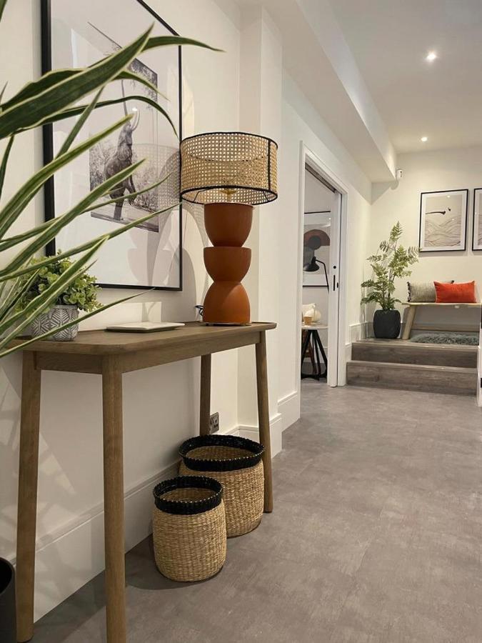 Brand New 3-Bedroom Home In London Kültér fotó